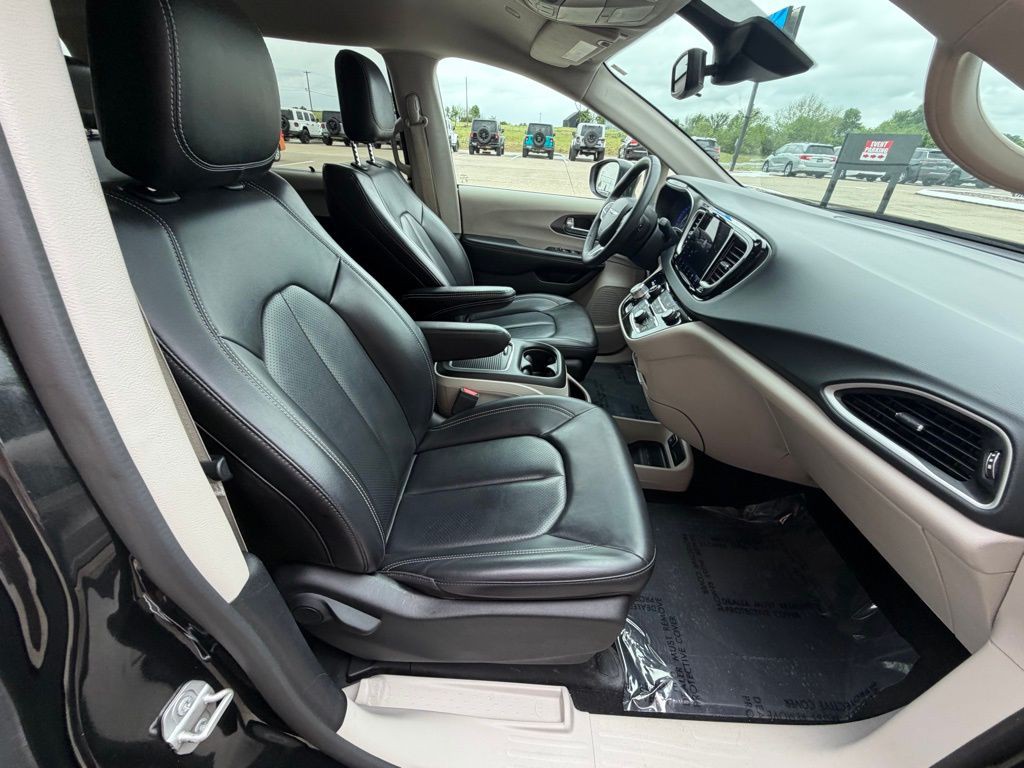 2023 Chrysler Pacifica Image 73