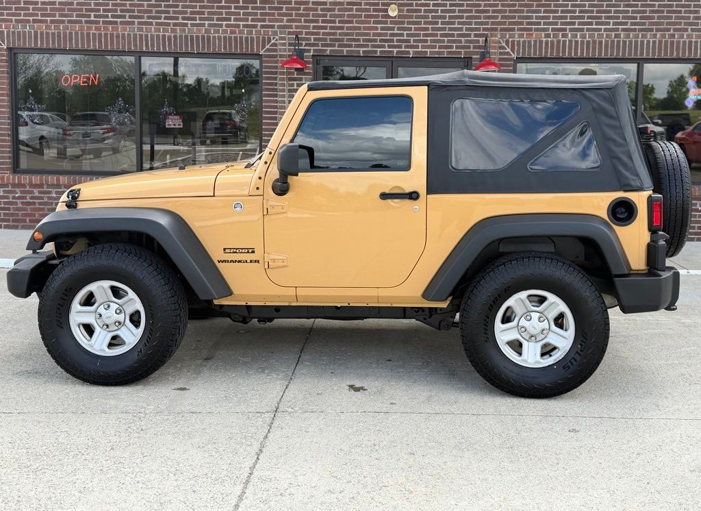 2013 Jeep Wrangler Image 6