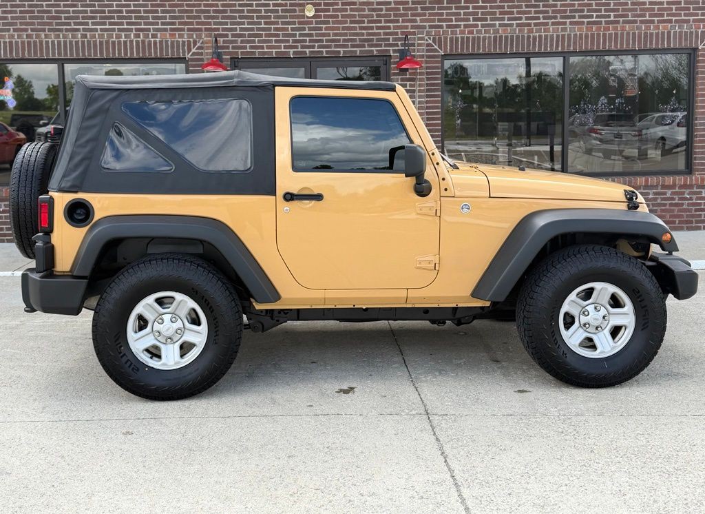 2013 Jeep Wrangler Image 7