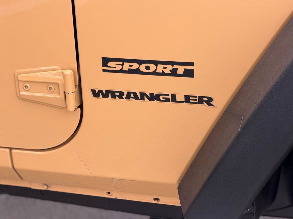 2013 Jeep Wrangler Image 8
