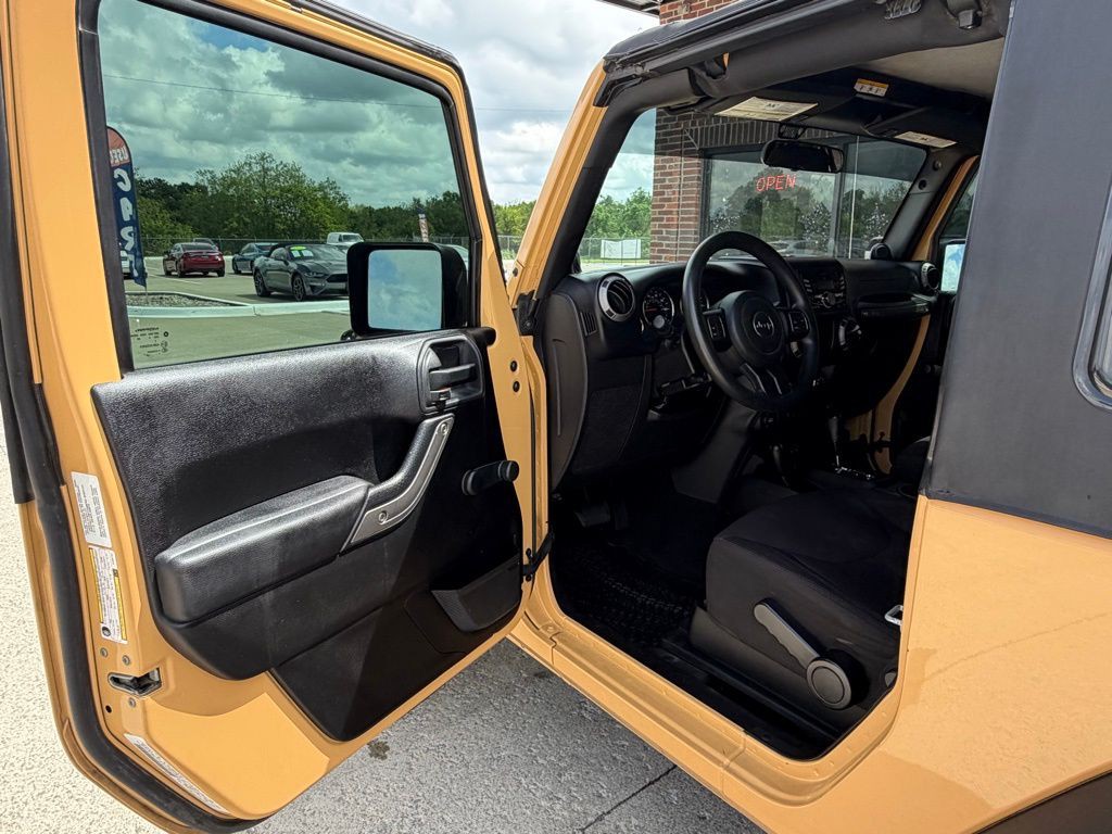 2013 Jeep Wrangler Image 11