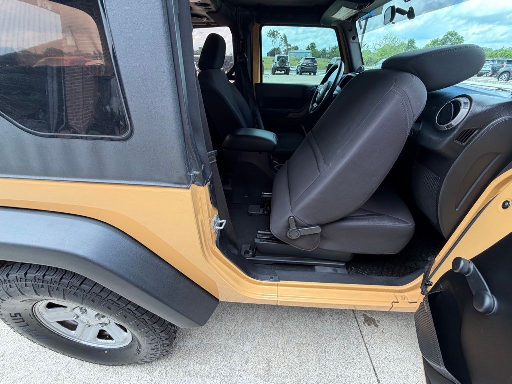 2013 Jeep Wrangler Image 46