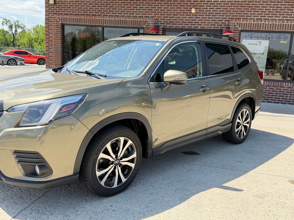 2023 Subaru Forester Image 2