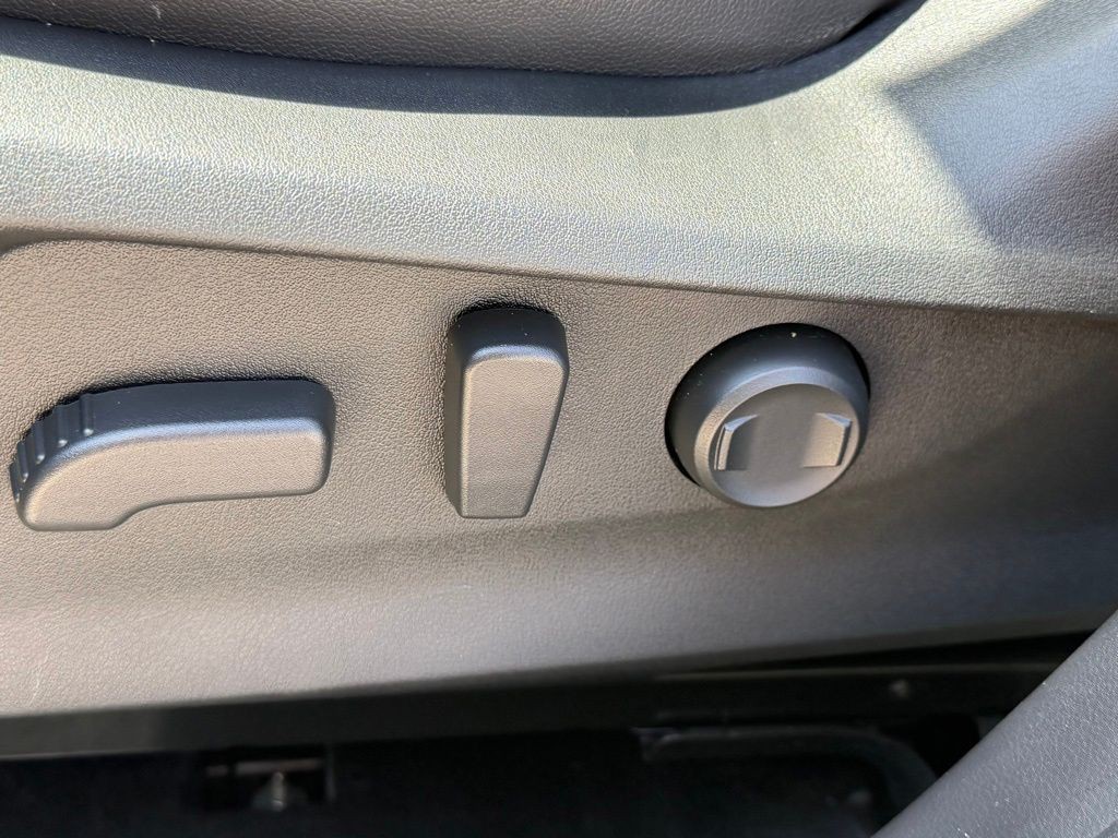 2023 Subaru Forester Image 14
