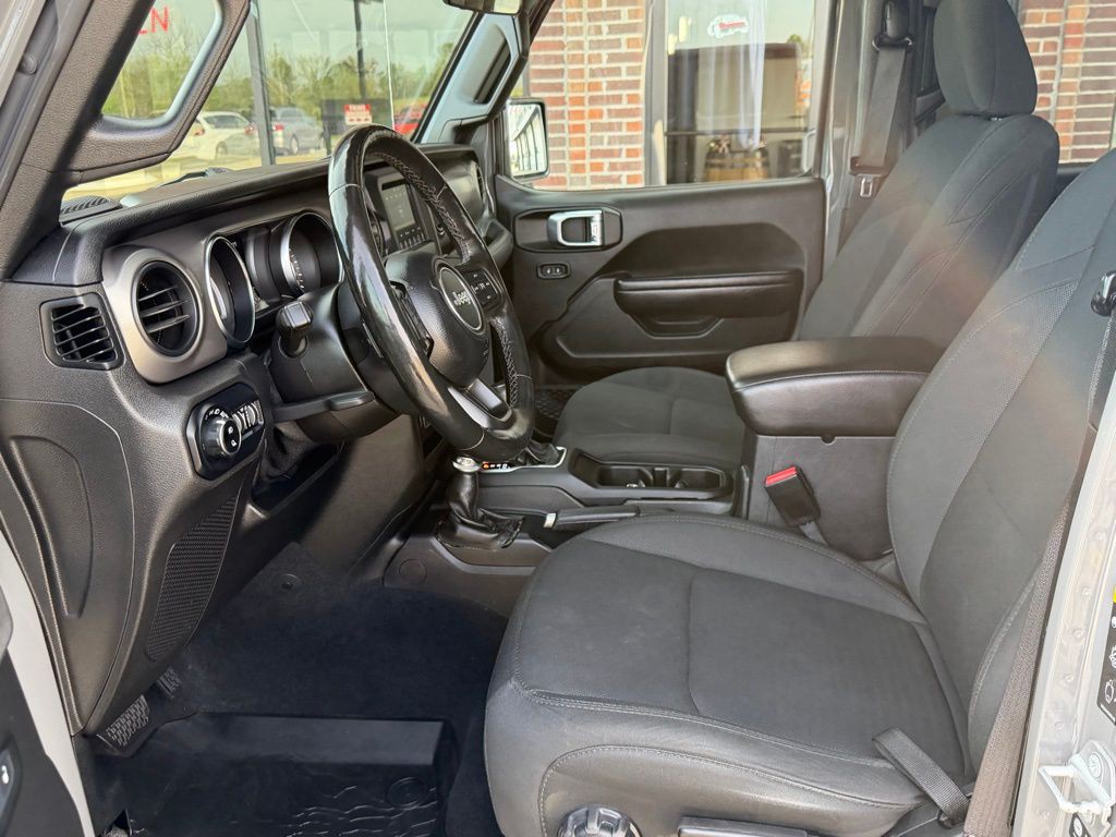 2021 Jeep Gladiator Image 13