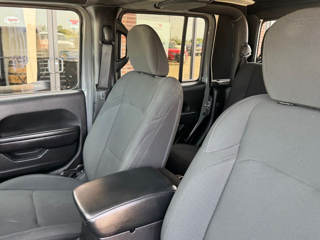 2021 Jeep Gladiator Image 15