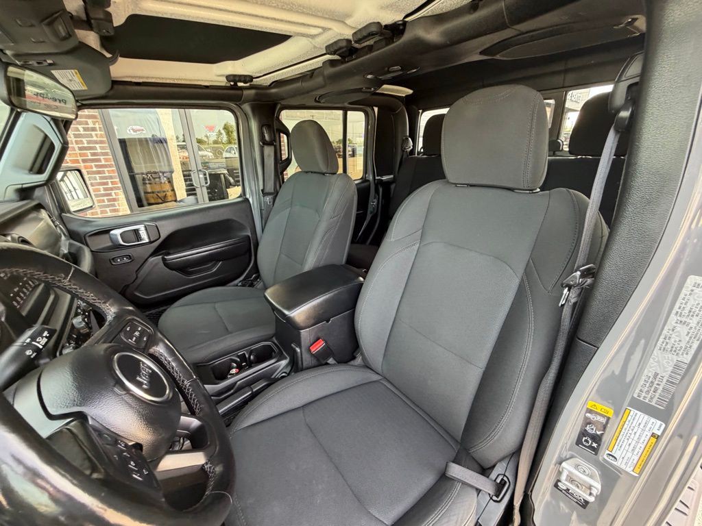 2021 Jeep Gladiator Image 16