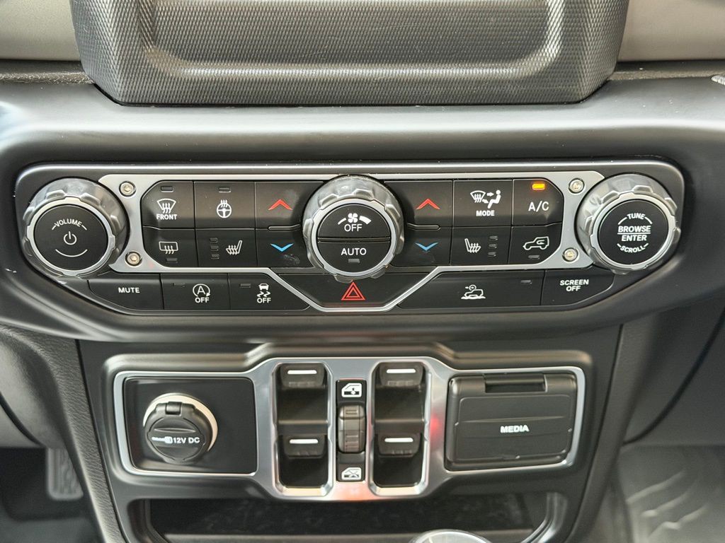 2021 Jeep Gladiator Image 39