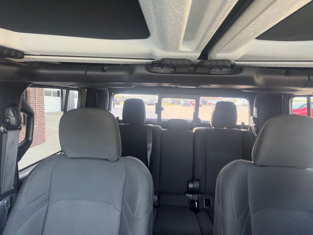 2021 Jeep Gladiator Image 40