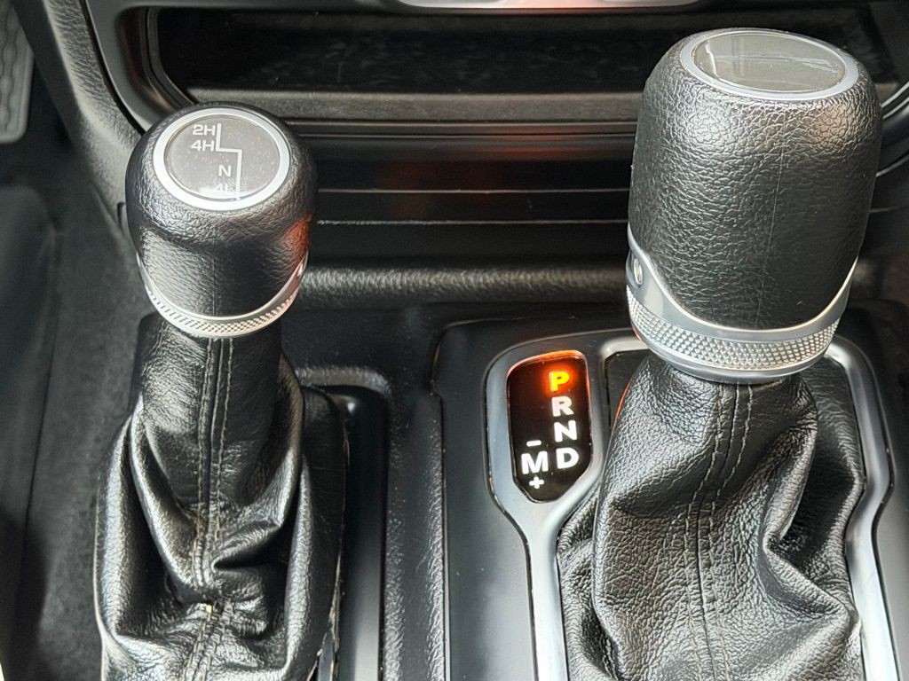 2021 Jeep Gladiator Image 42