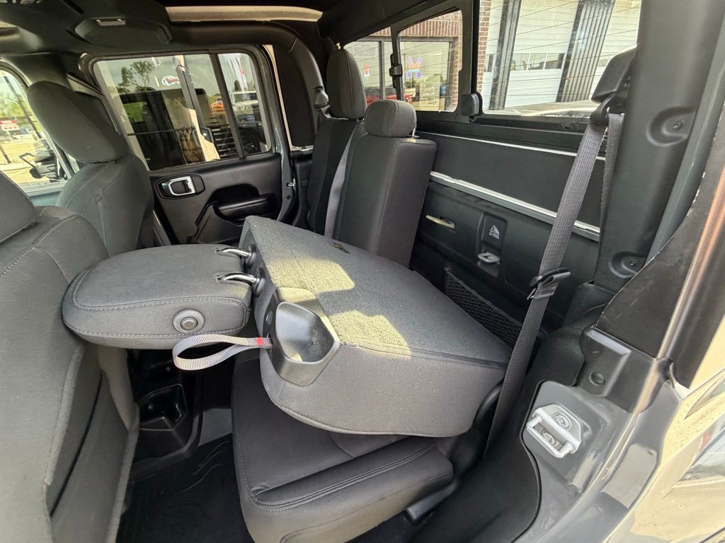 2021 Jeep Gladiator Image 47
