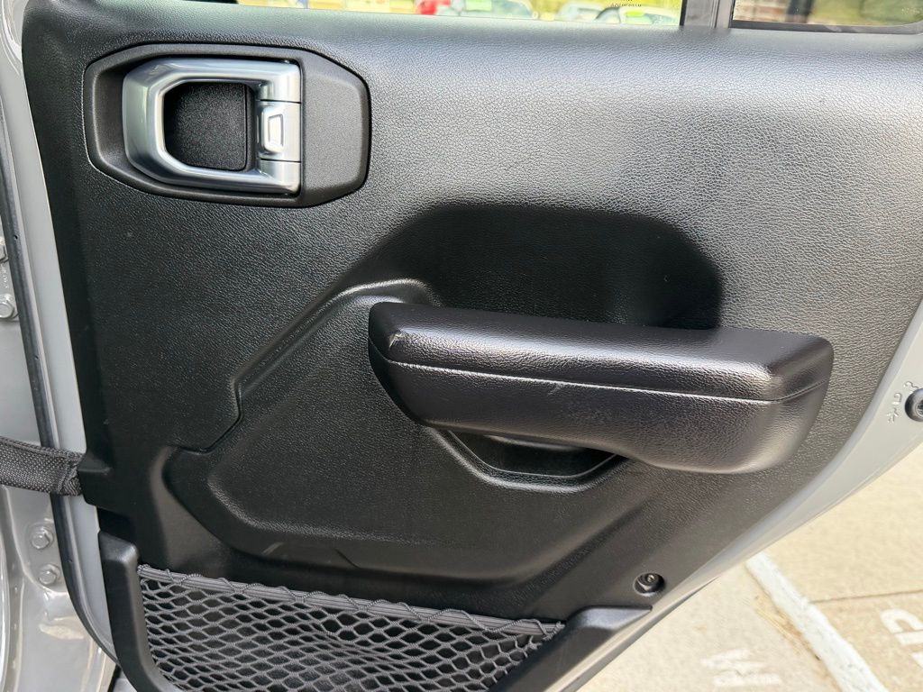 2021 Jeep Gladiator Image 56