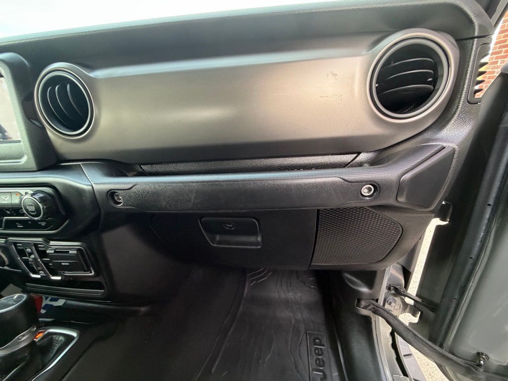 2021 Jeep Gladiator Image 62