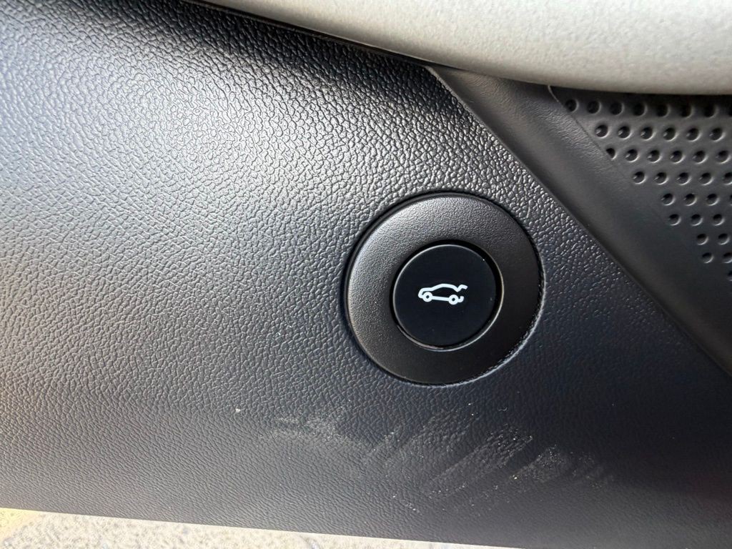 2024 Chevrolet Camaro Image 34