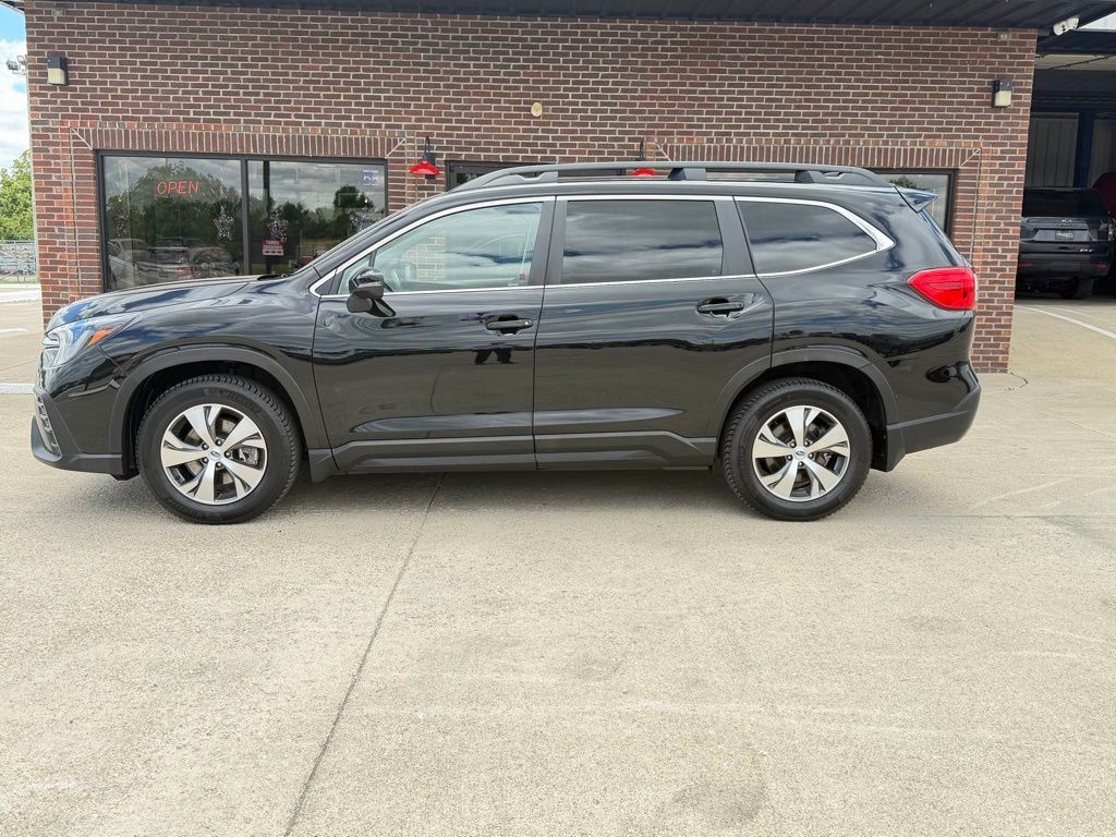 2023 Subaru Ascent Image 9