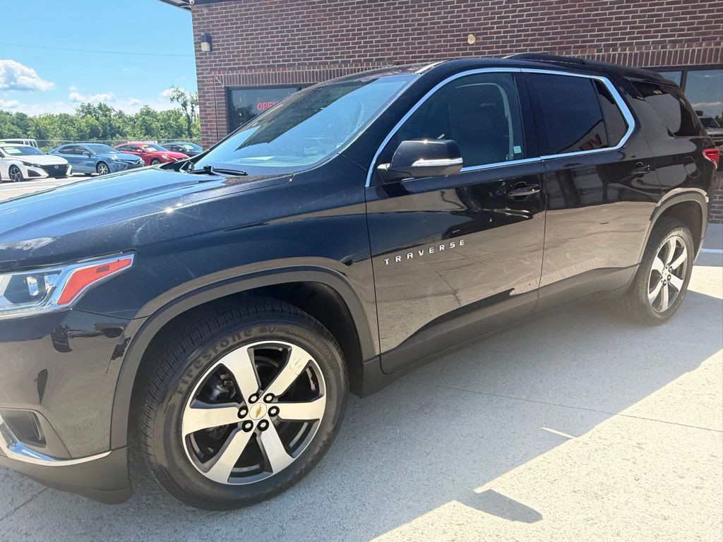 2021 Chevrolet Traverse Image 2