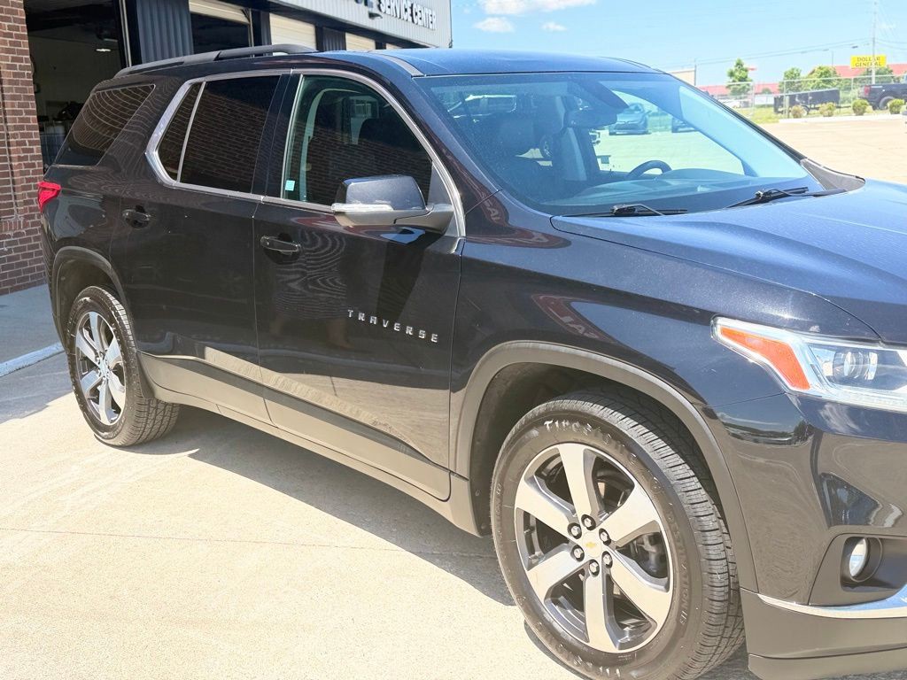 2021 Chevrolet Traverse Image 3