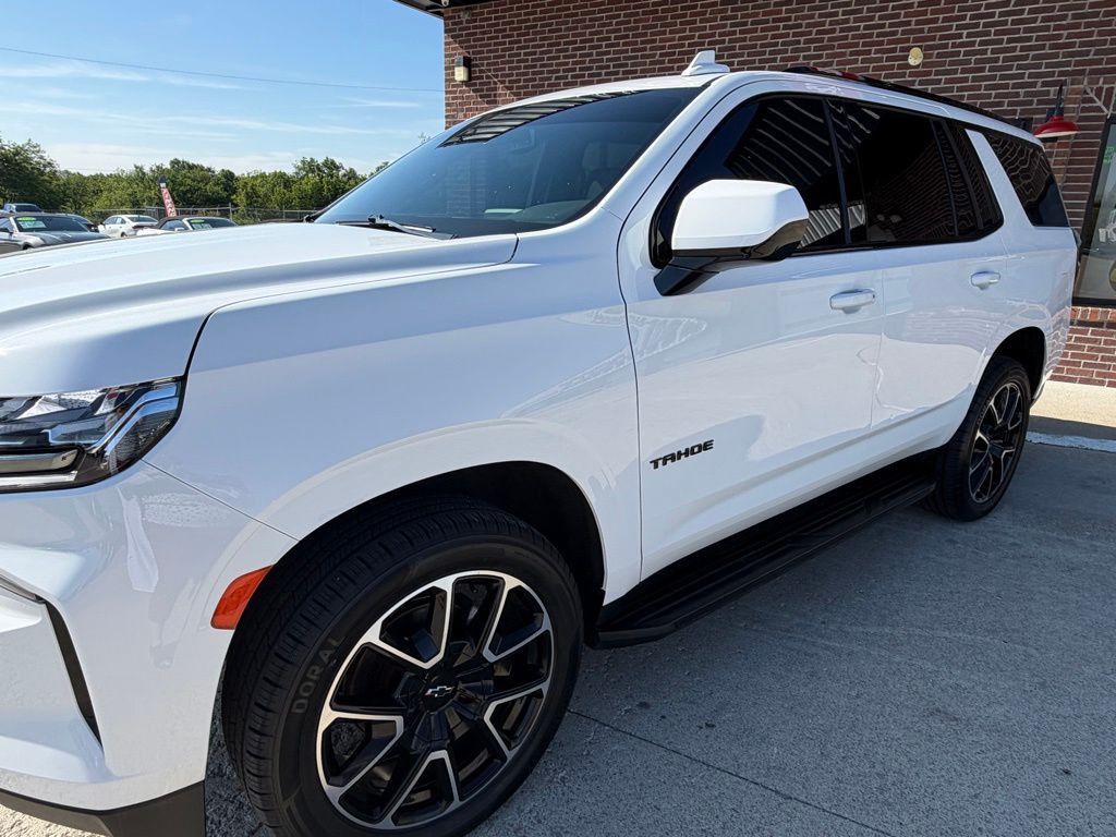 2021 Chevrolet Tahoe Image 2