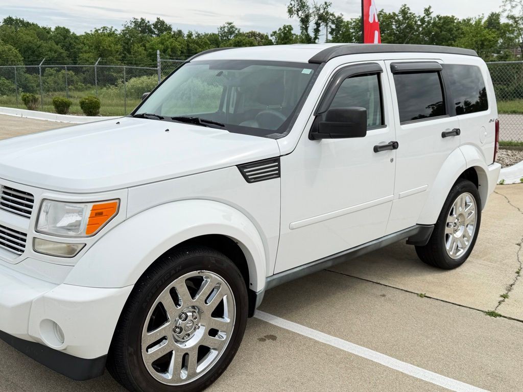 2011 Dodge Nitro Image 2
