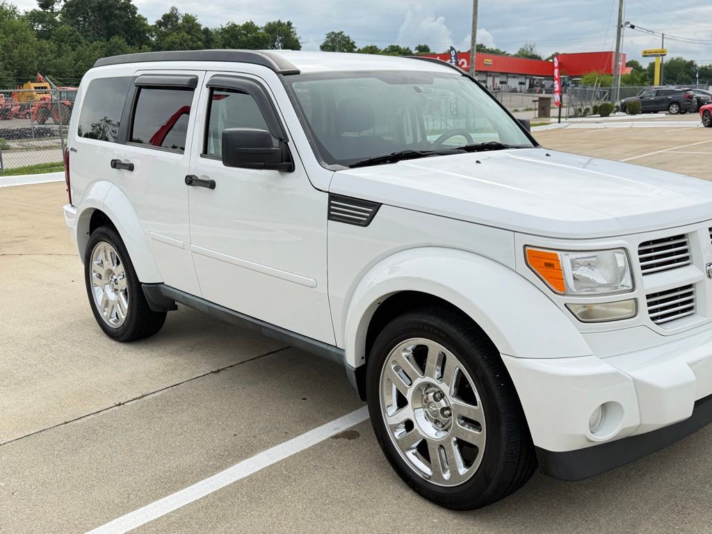 2011 Dodge Nitro Image 3