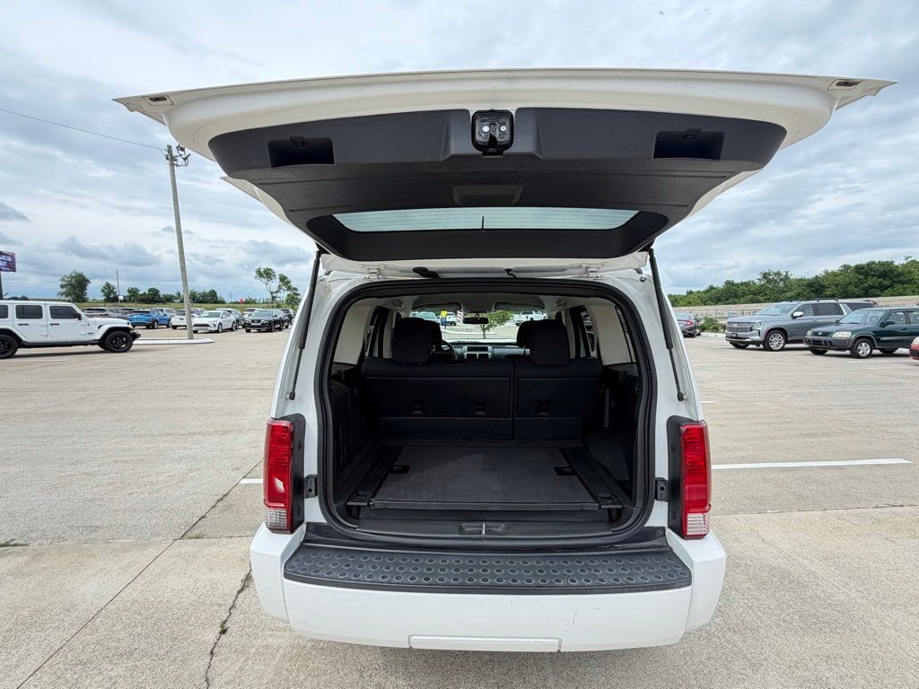 2011 Dodge Nitro Image 8