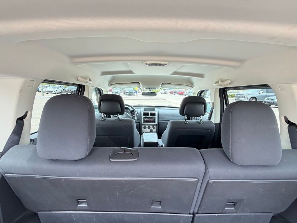 2011 Dodge Nitro Image 11