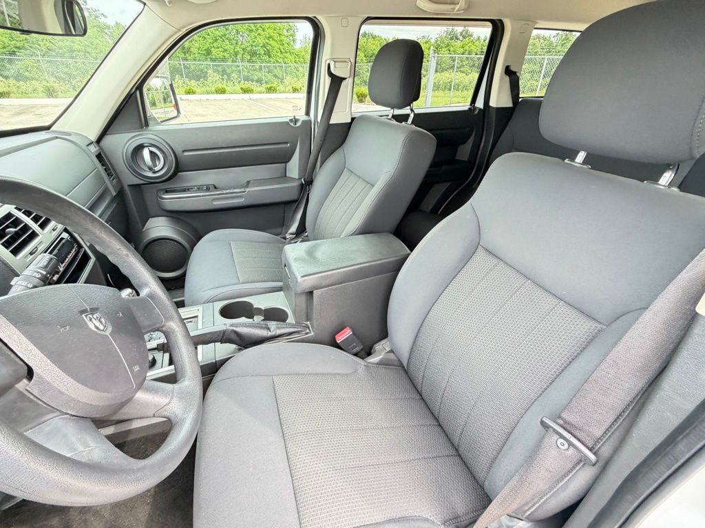 2011 Dodge Nitro Image 13
