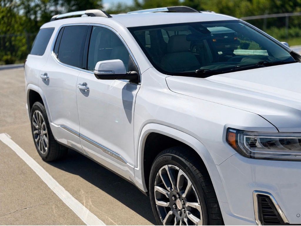 2023 GMC Acadia Image 3