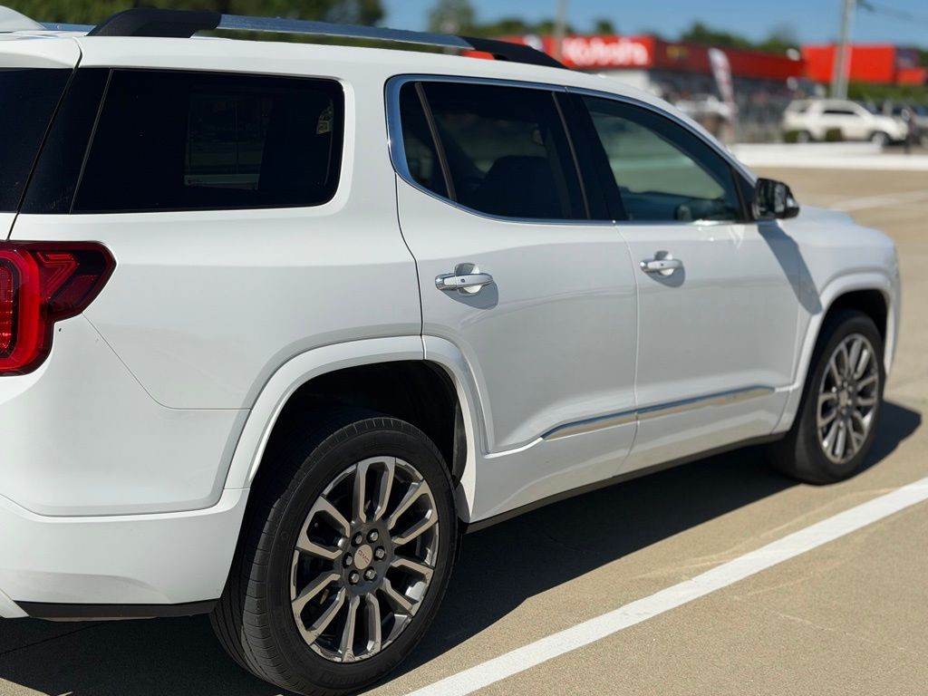 2023 GMC Acadia Image 8