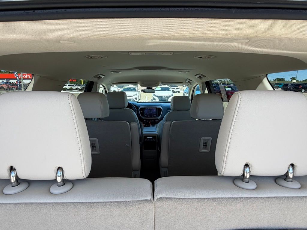 2023 GMC Acadia Image 10