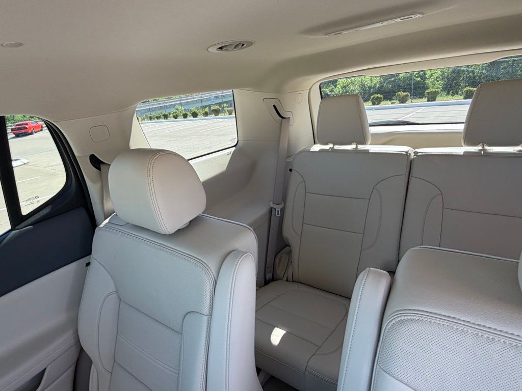 2023 GMC Acadia Image 13