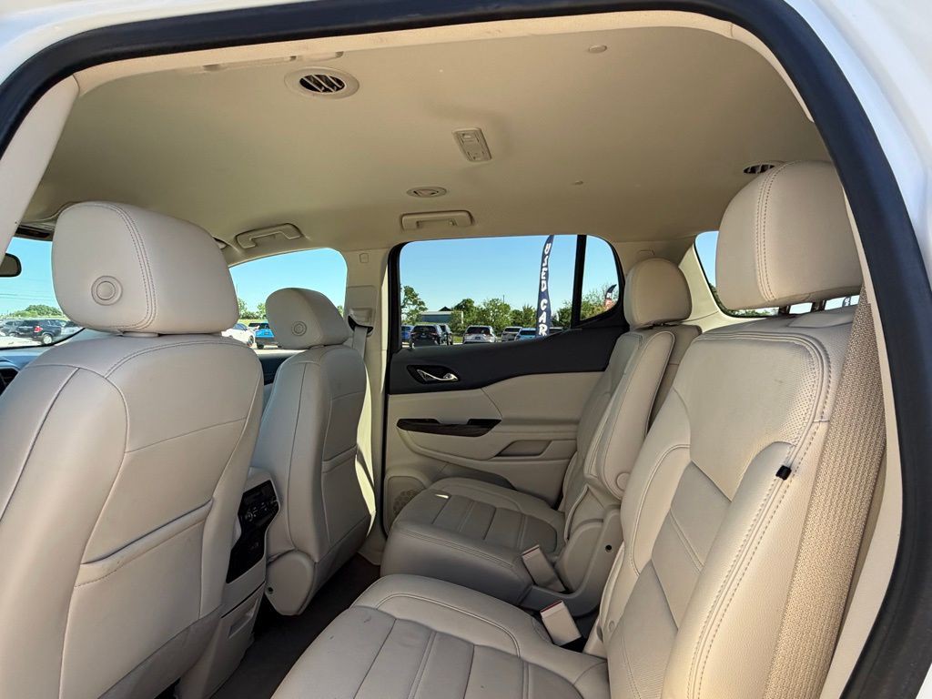 2023 GMC Acadia Image 14