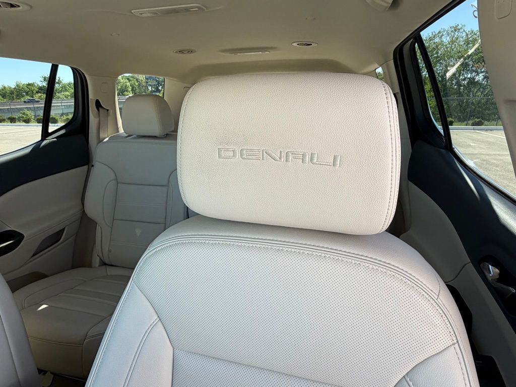 2023 GMC Acadia Image 15