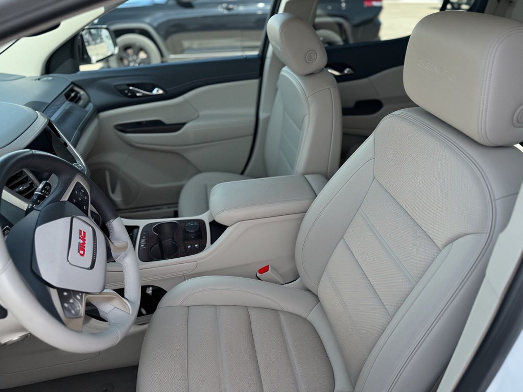 2023 GMC Acadia Image 18