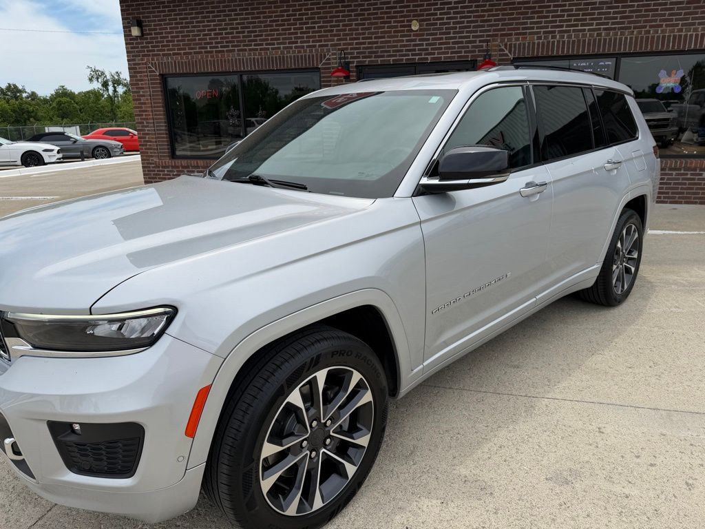 2022 Jeep Grand Cherokee Image 2