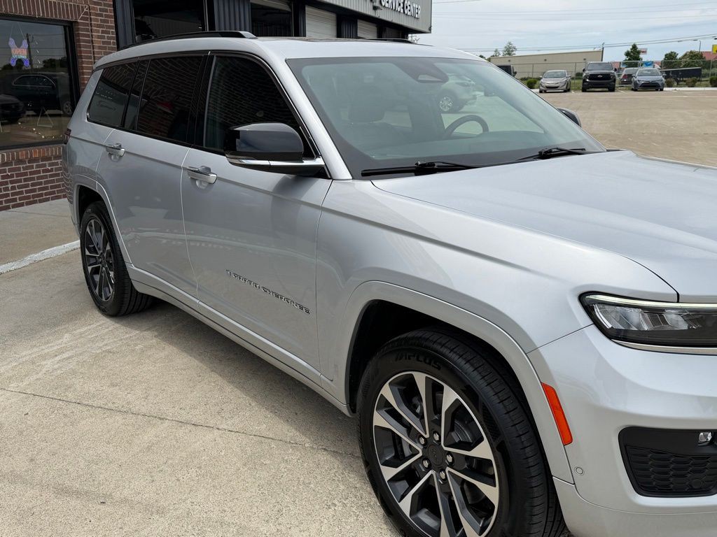 2022 Jeep Grand Cherokee Image 3