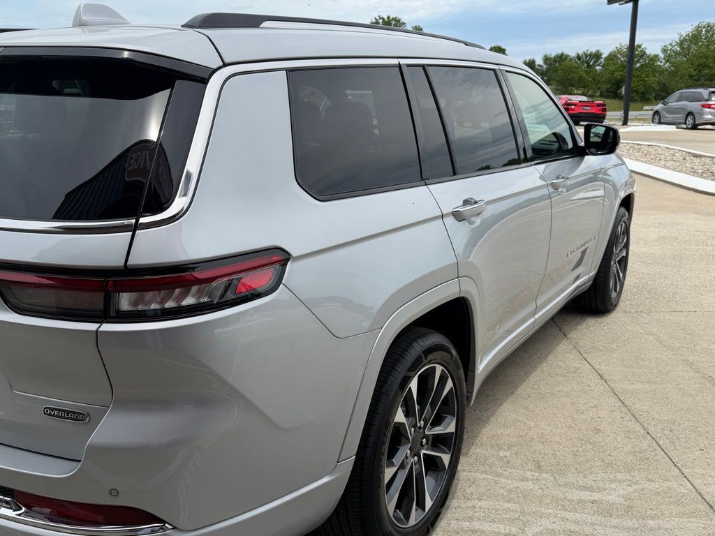 2022 Jeep Grand Cherokee Image 4