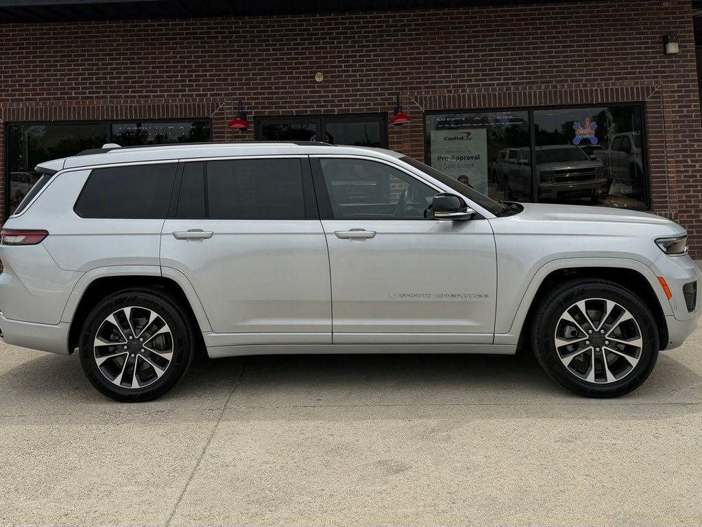 2022 Jeep Grand Cherokee Image 9