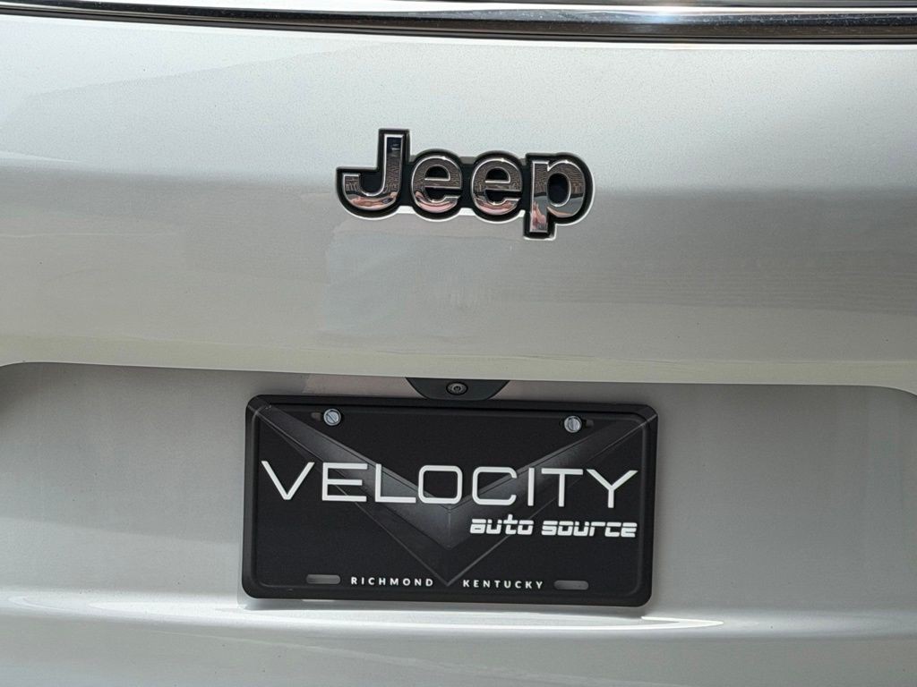 2022 Jeep Grand Cherokee Image 10