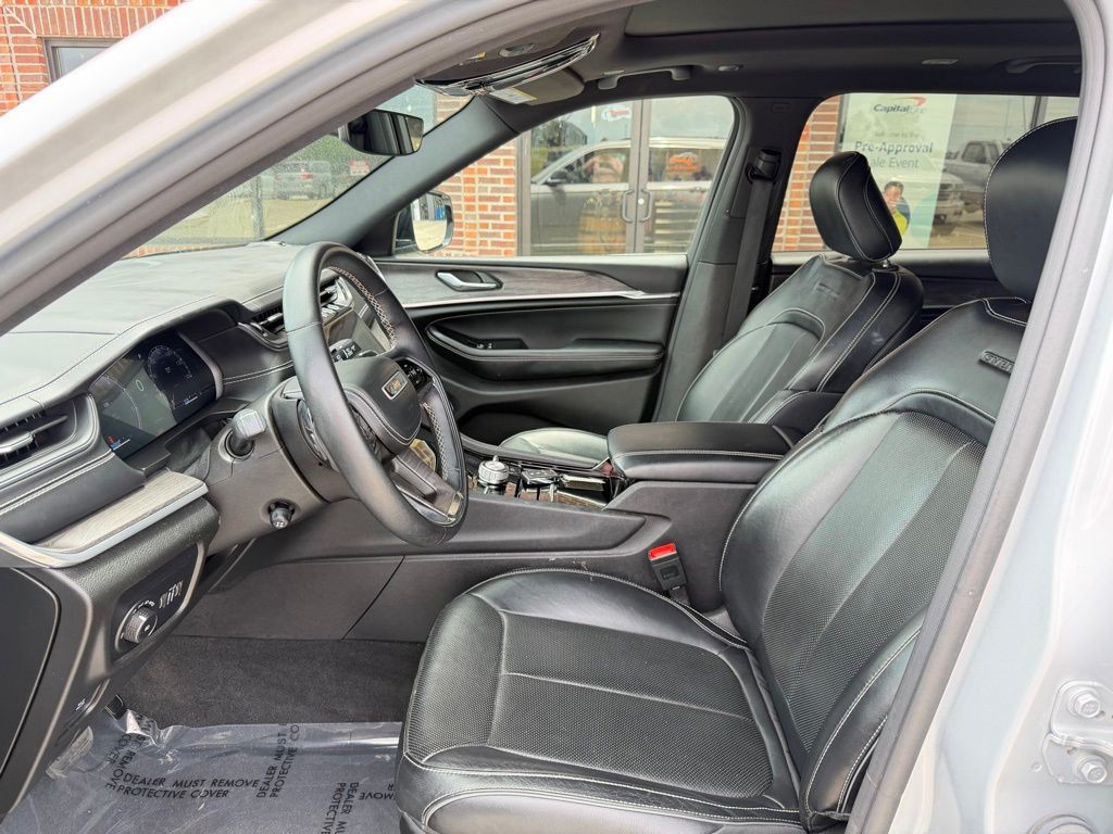2022 Jeep Grand Cherokee Image 17