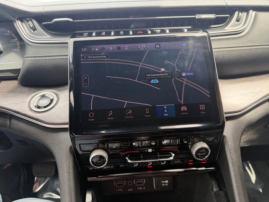 2022 Jeep Grand Cherokee Image 38