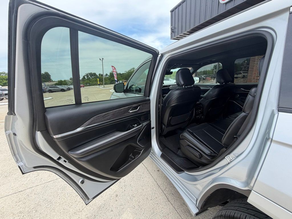 2022 Jeep Grand Cherokee Image 47