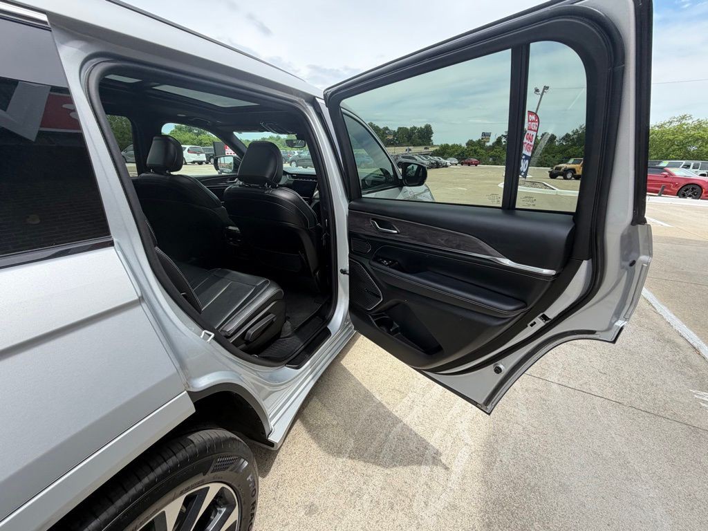 2022 Jeep Grand Cherokee Image 72