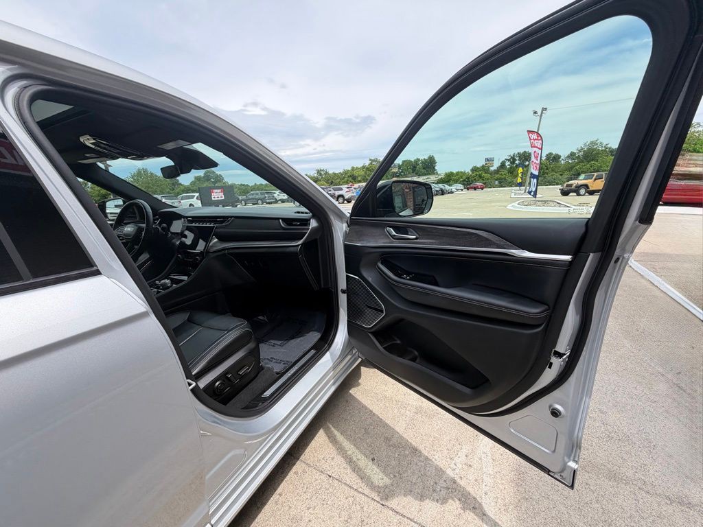 2022 Jeep Grand Cherokee Image 76