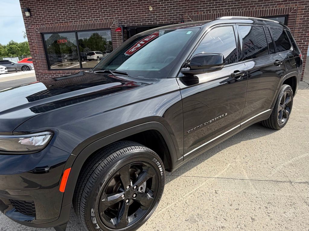 2023 Jeep Grand Cherokee Image 2
