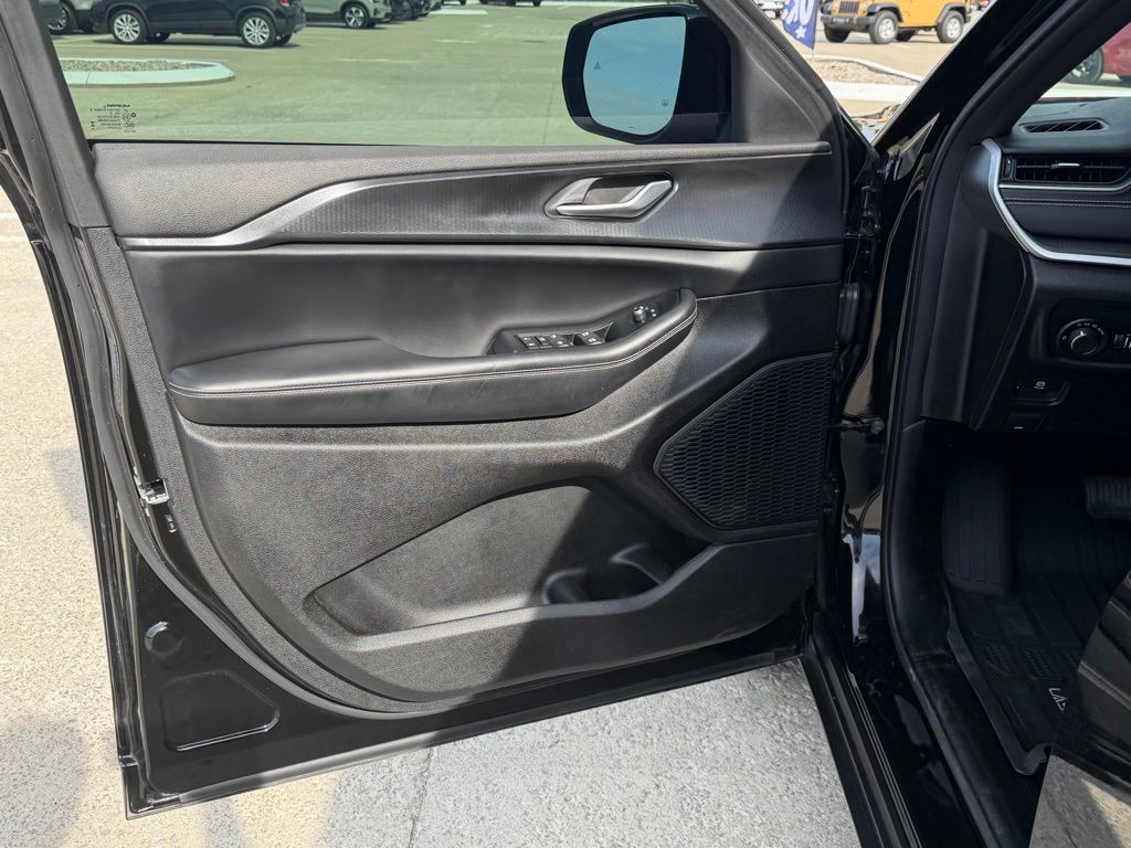 2023 Jeep Grand Cherokee Image 12