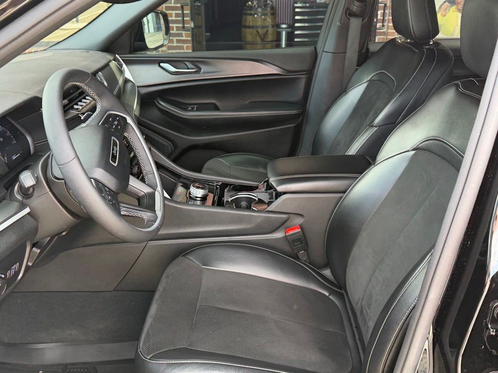 2023 Jeep Grand Cherokee Image 13