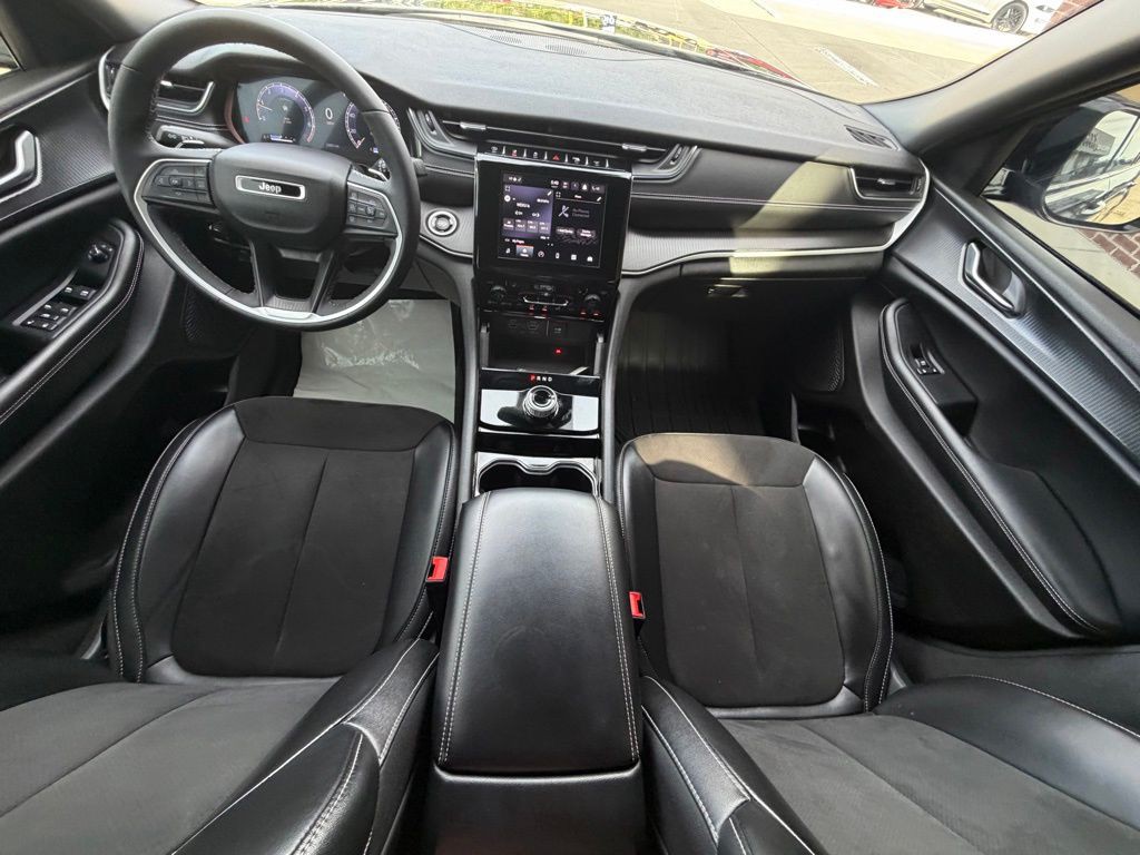 2023 Jeep Grand Cherokee Image 25