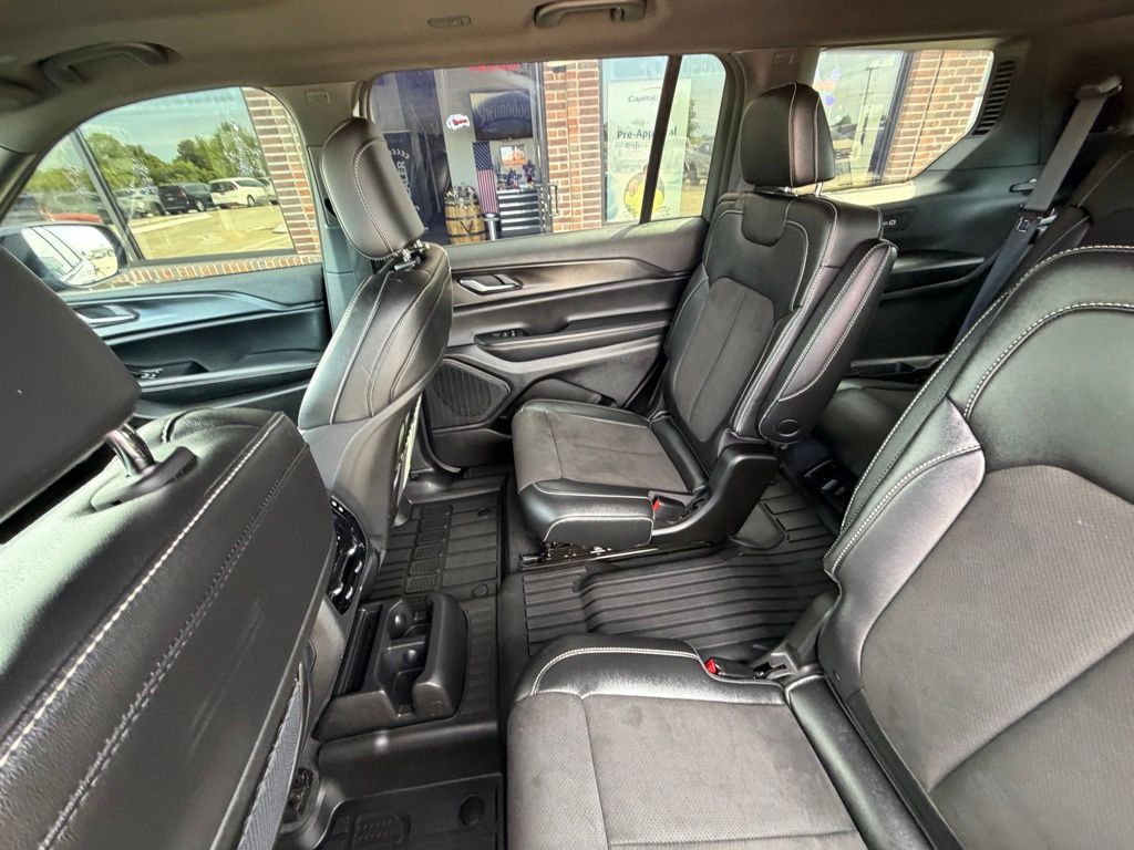 2023 Jeep Grand Cherokee Image 36
