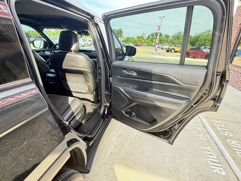 2023 Jeep Grand Cherokee Image 54